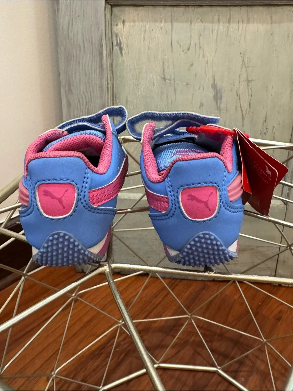 Puma sneaker Light up size 6
